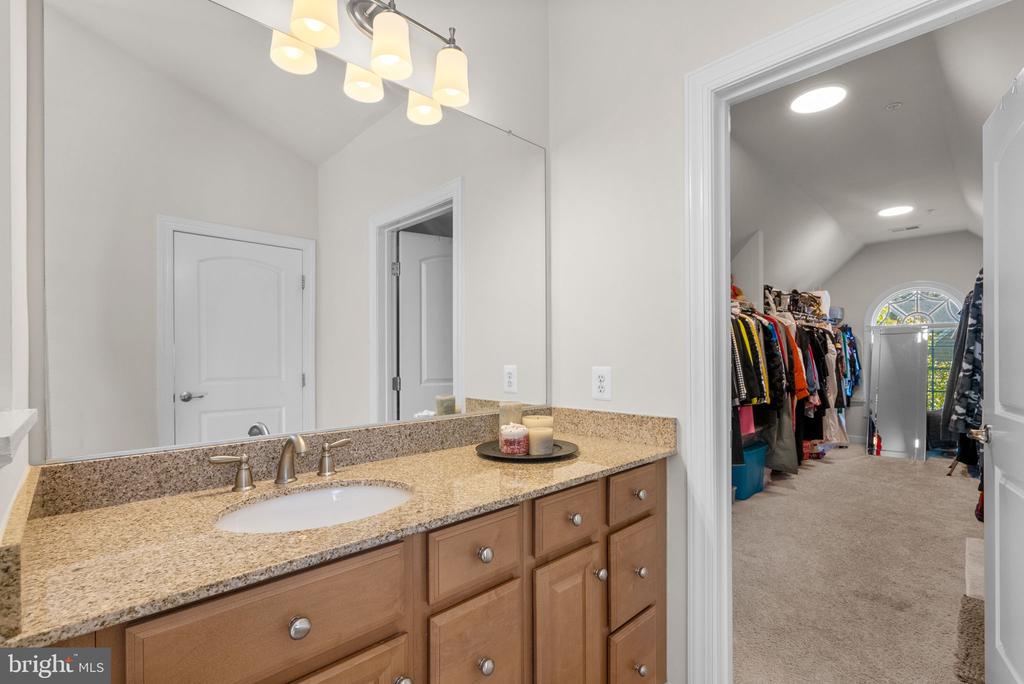 327 PANORA WAY
