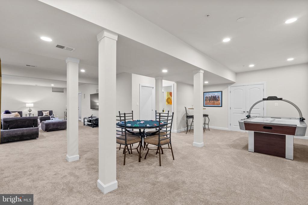 327 PANORA WAY