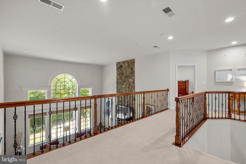 327 PANORA WAY