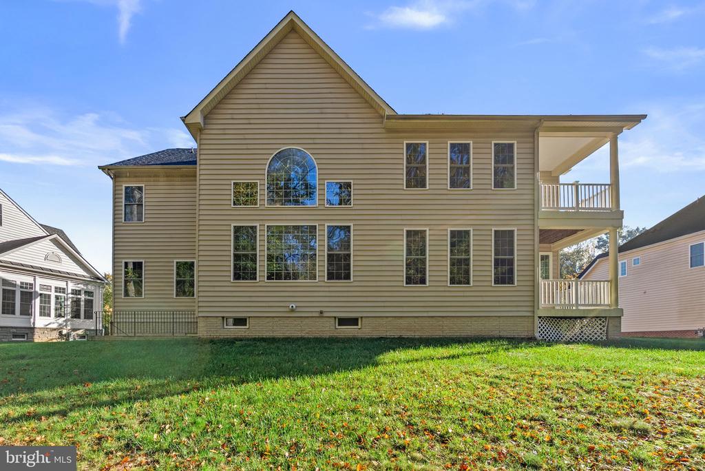 327 PANORA WAY