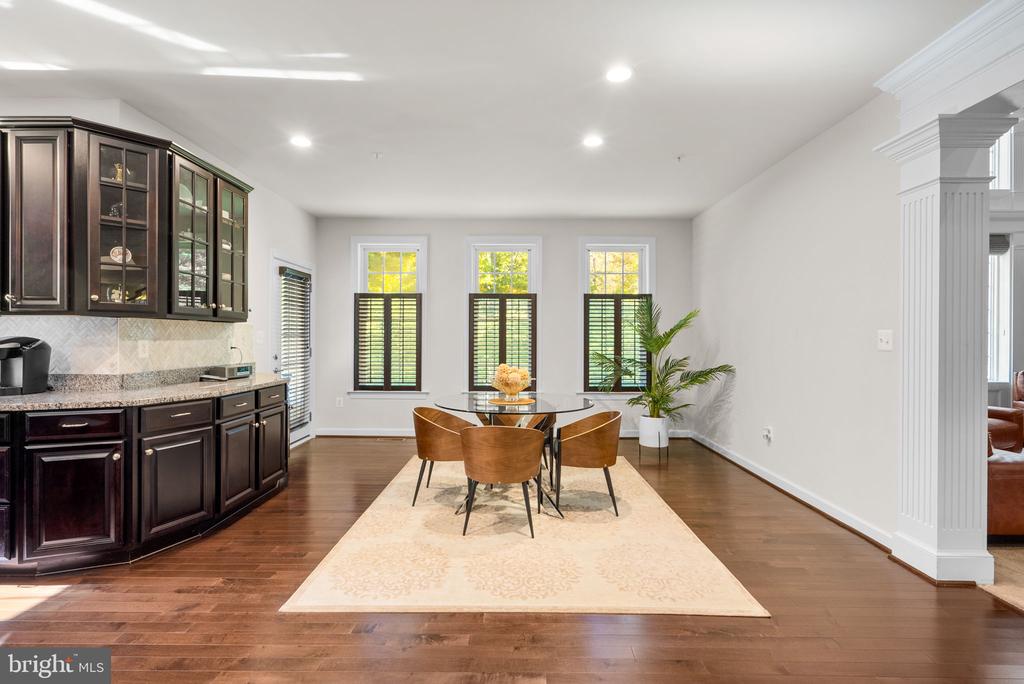 327 PANORA WAY
