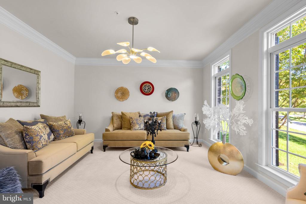 327 PANORA WAY