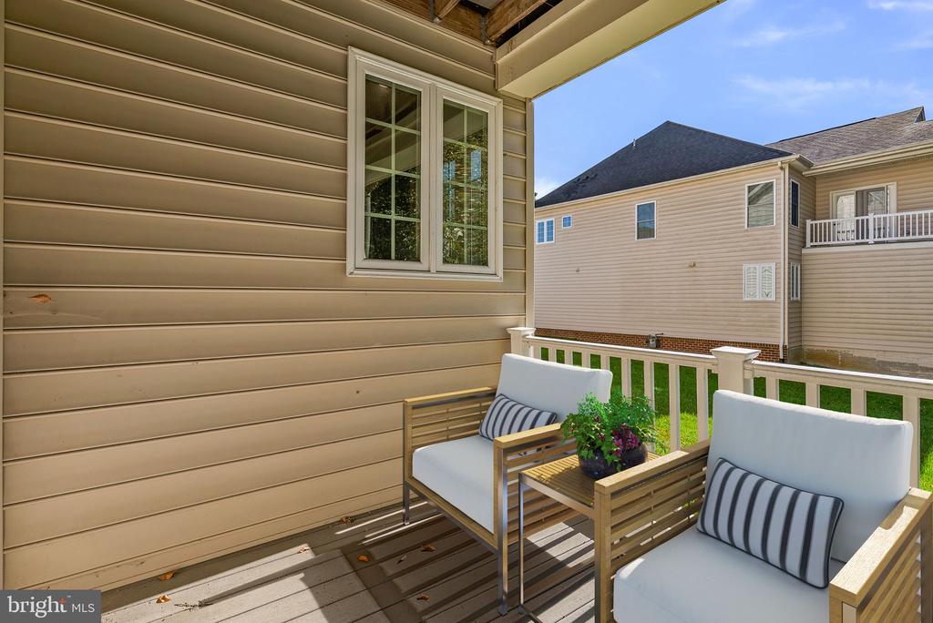 327 PANORA WAY