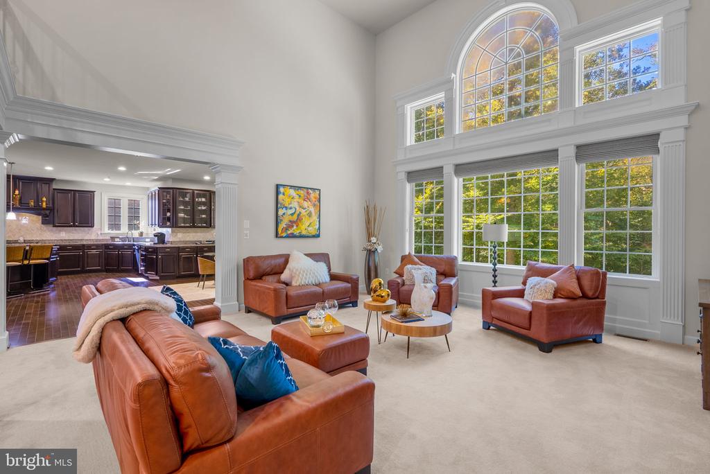 327 PANORA WAY