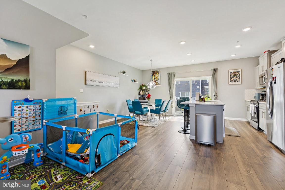 2707 PRINCESS VICTORIA WAY