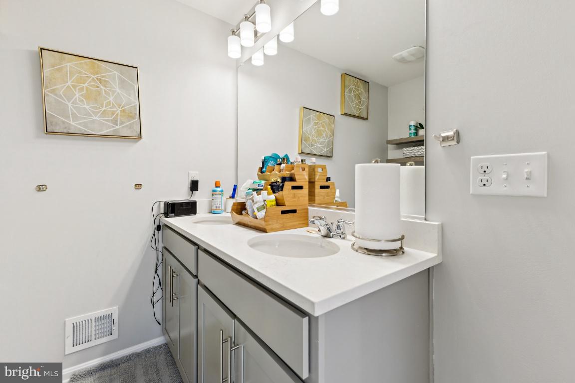 2707 PRINCESS VICTORIA WAY