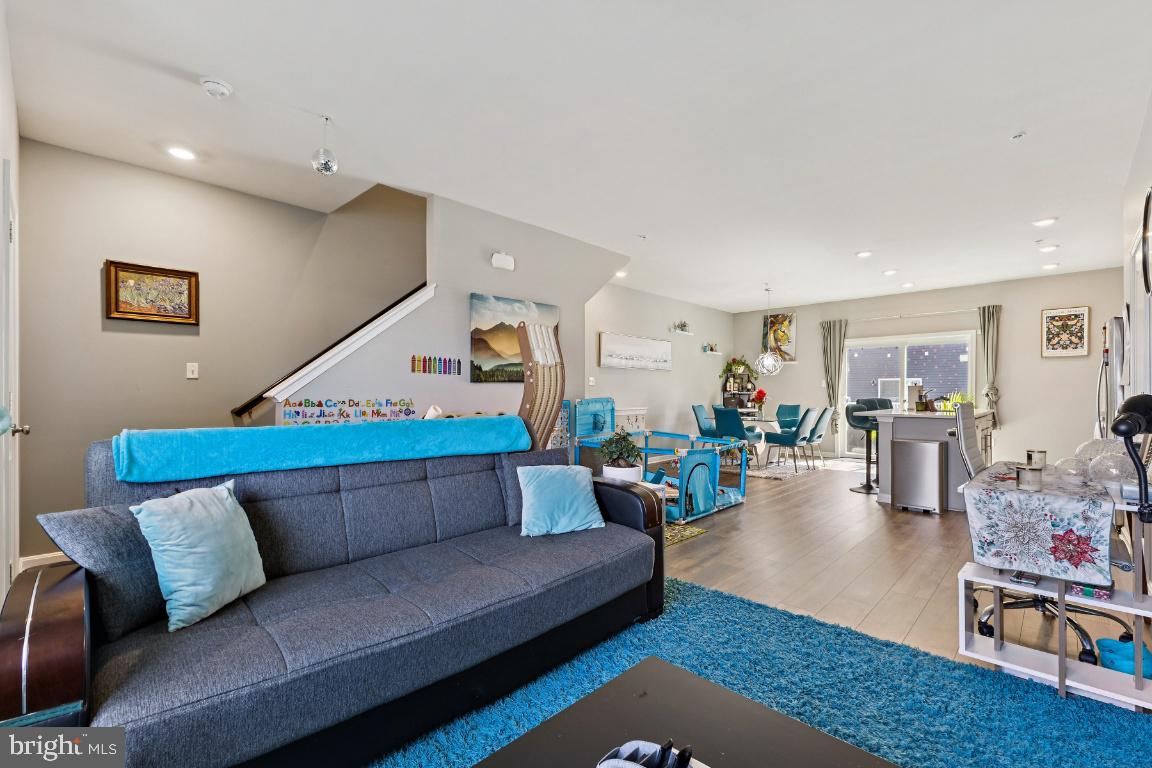 2707 PRINCESS VICTORIA WAY