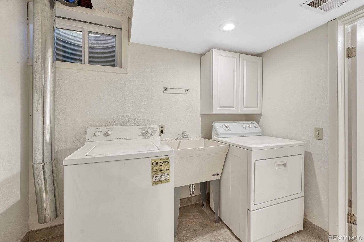 8105 S Syracuse Street