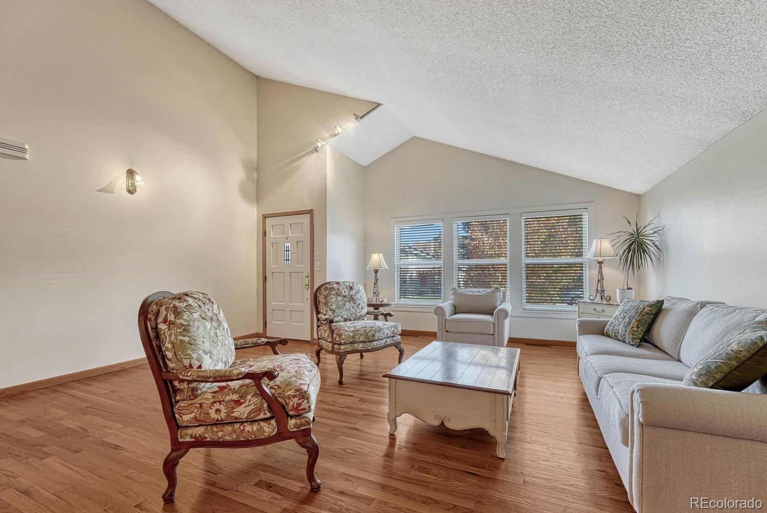 8105 S Syracuse Street