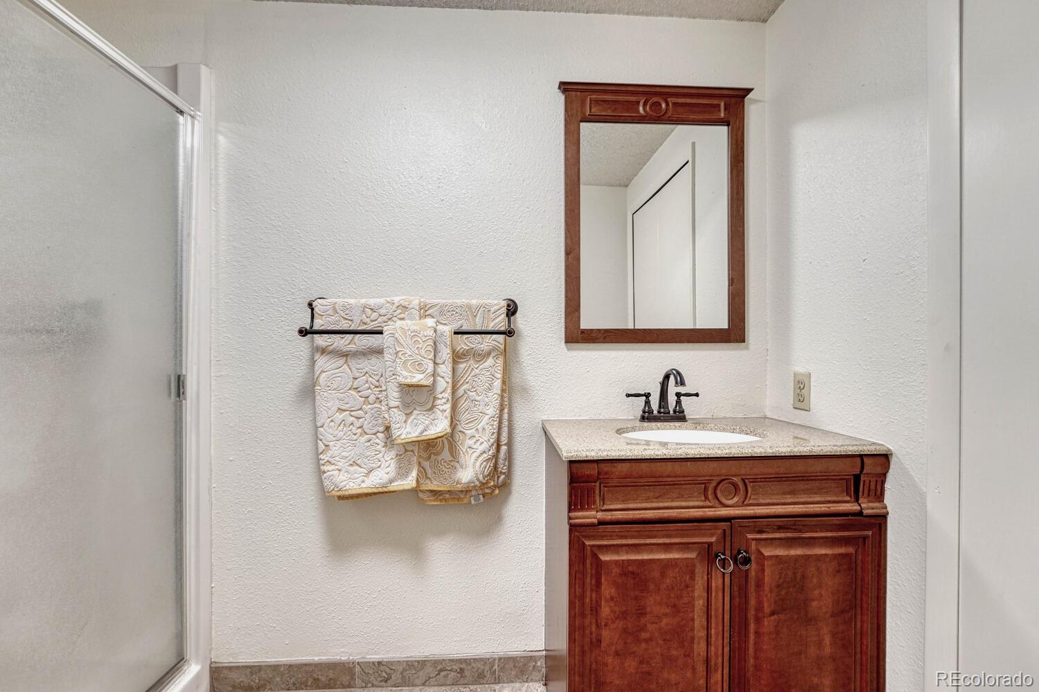 8105 S Syracuse Street