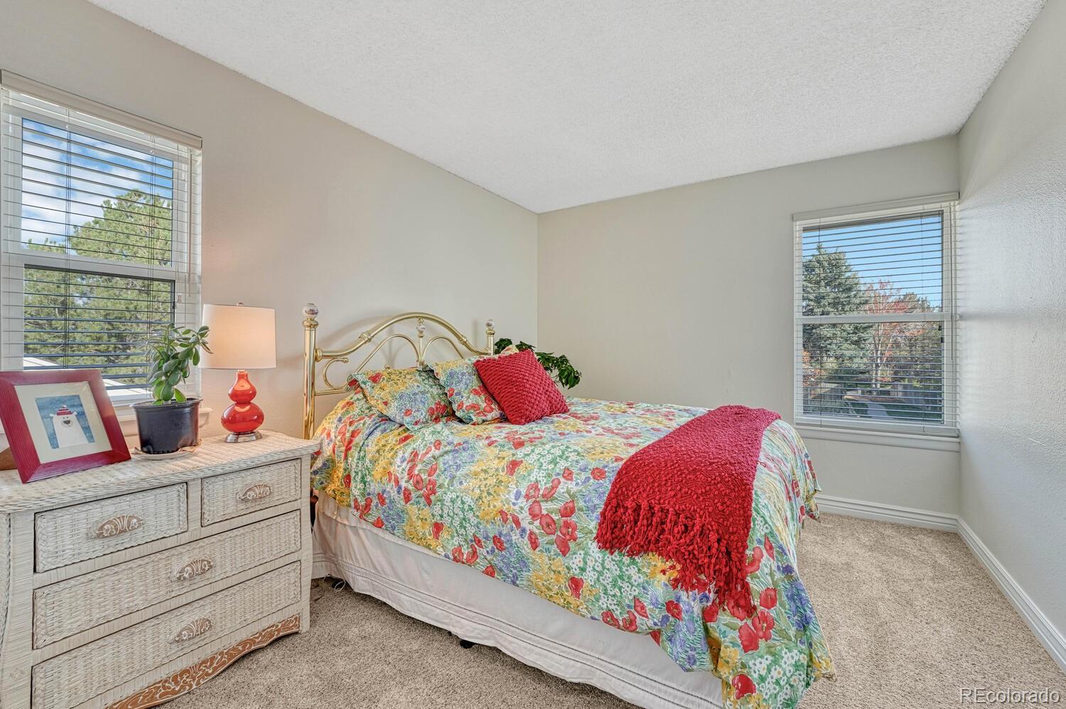 8105 S Syracuse Street