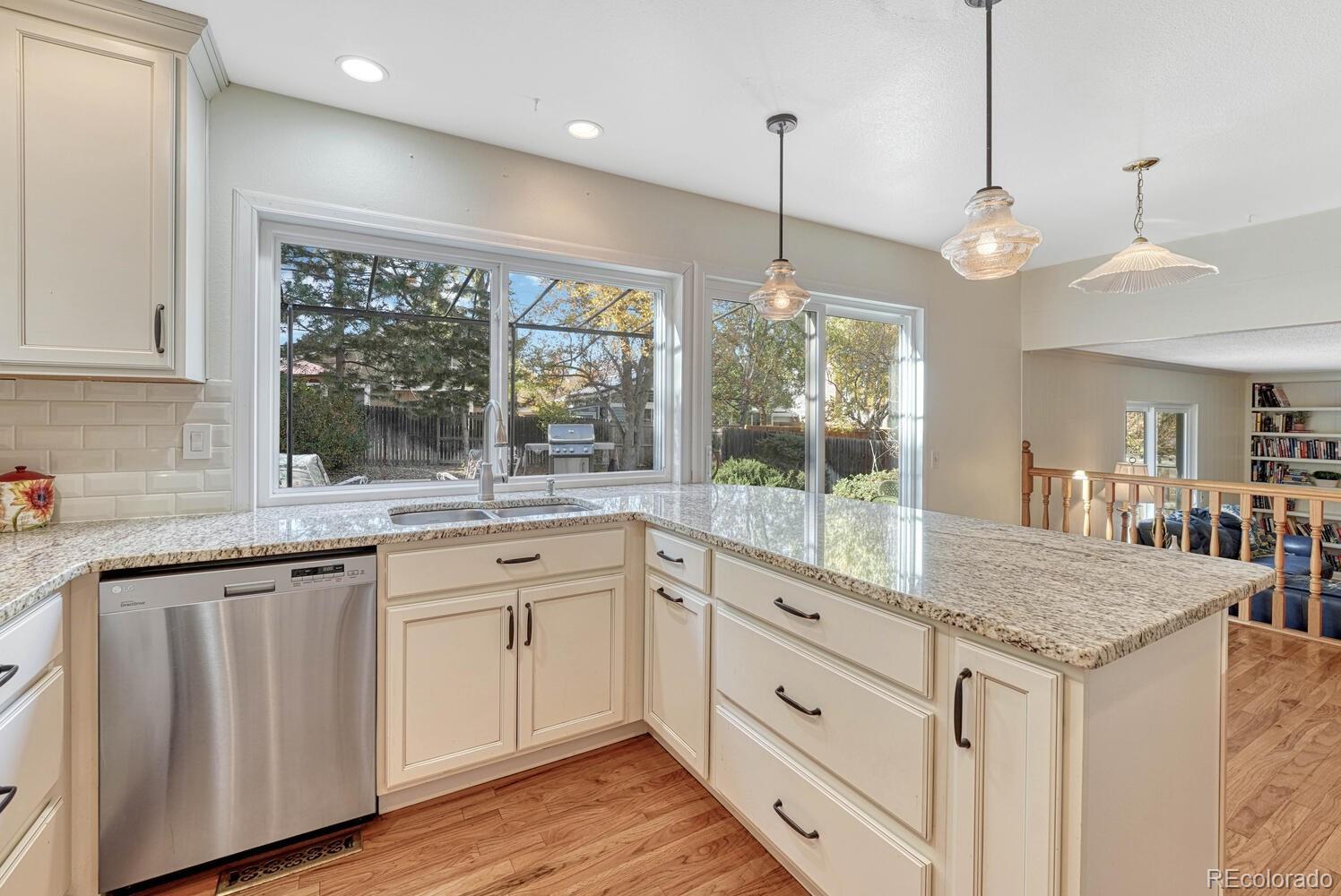 8105 S Syracuse Street