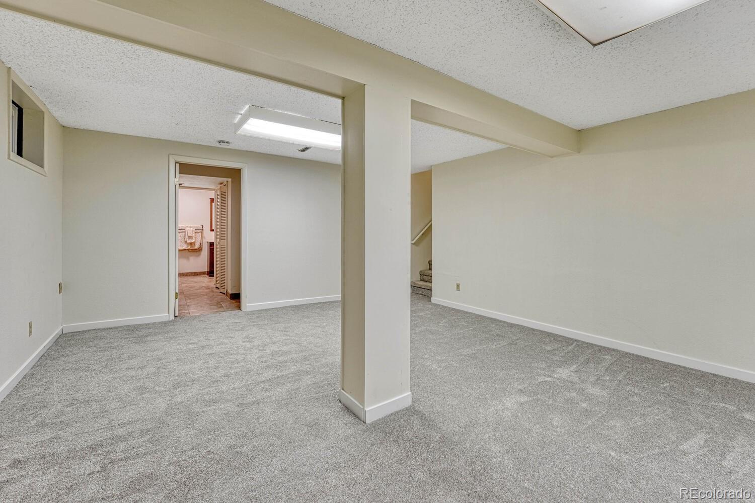 8105 S Syracuse Street