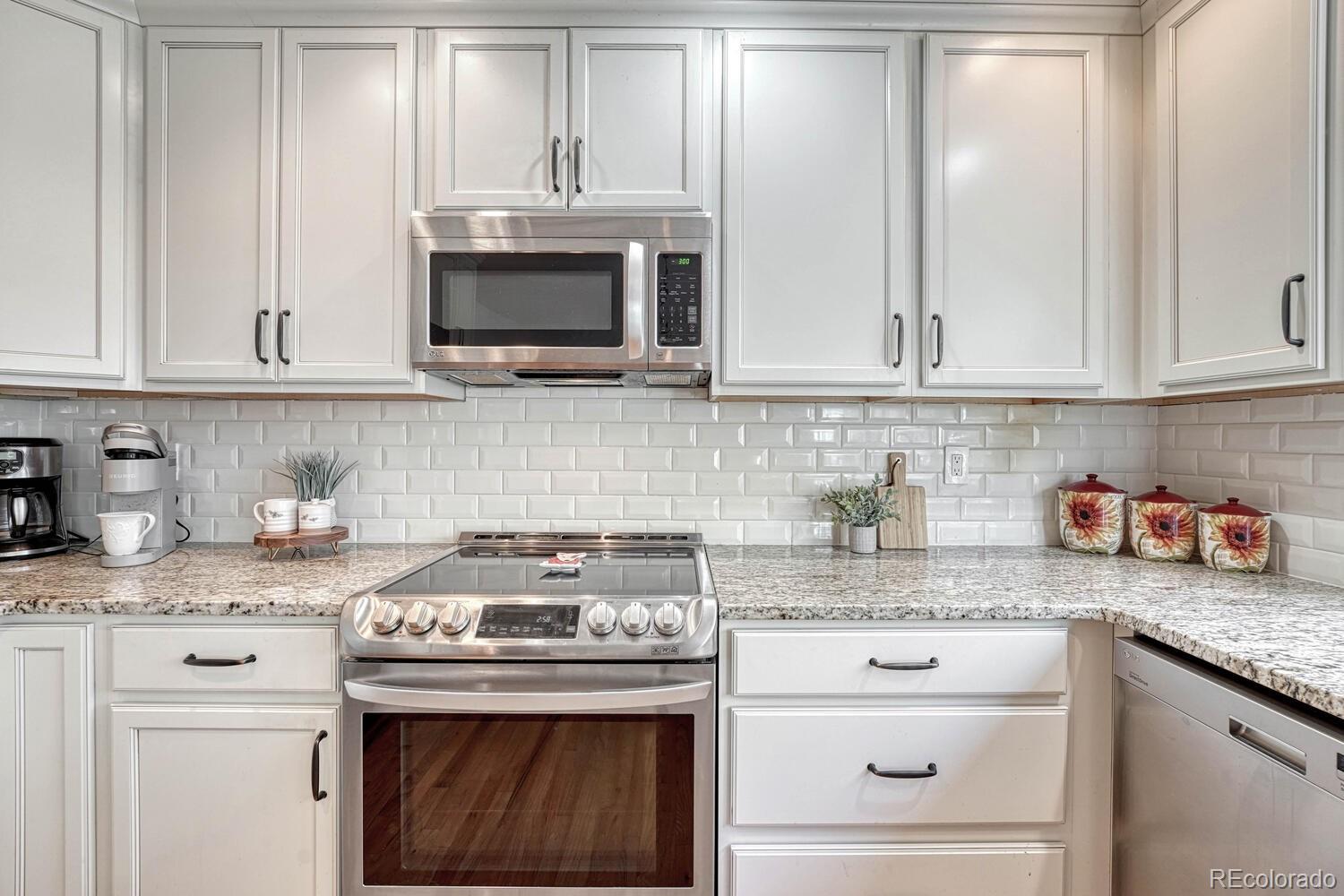 8105 S Syracuse Street