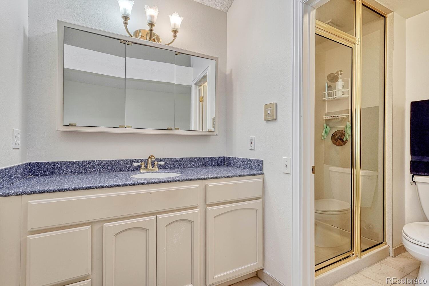 8105 S Syracuse Street