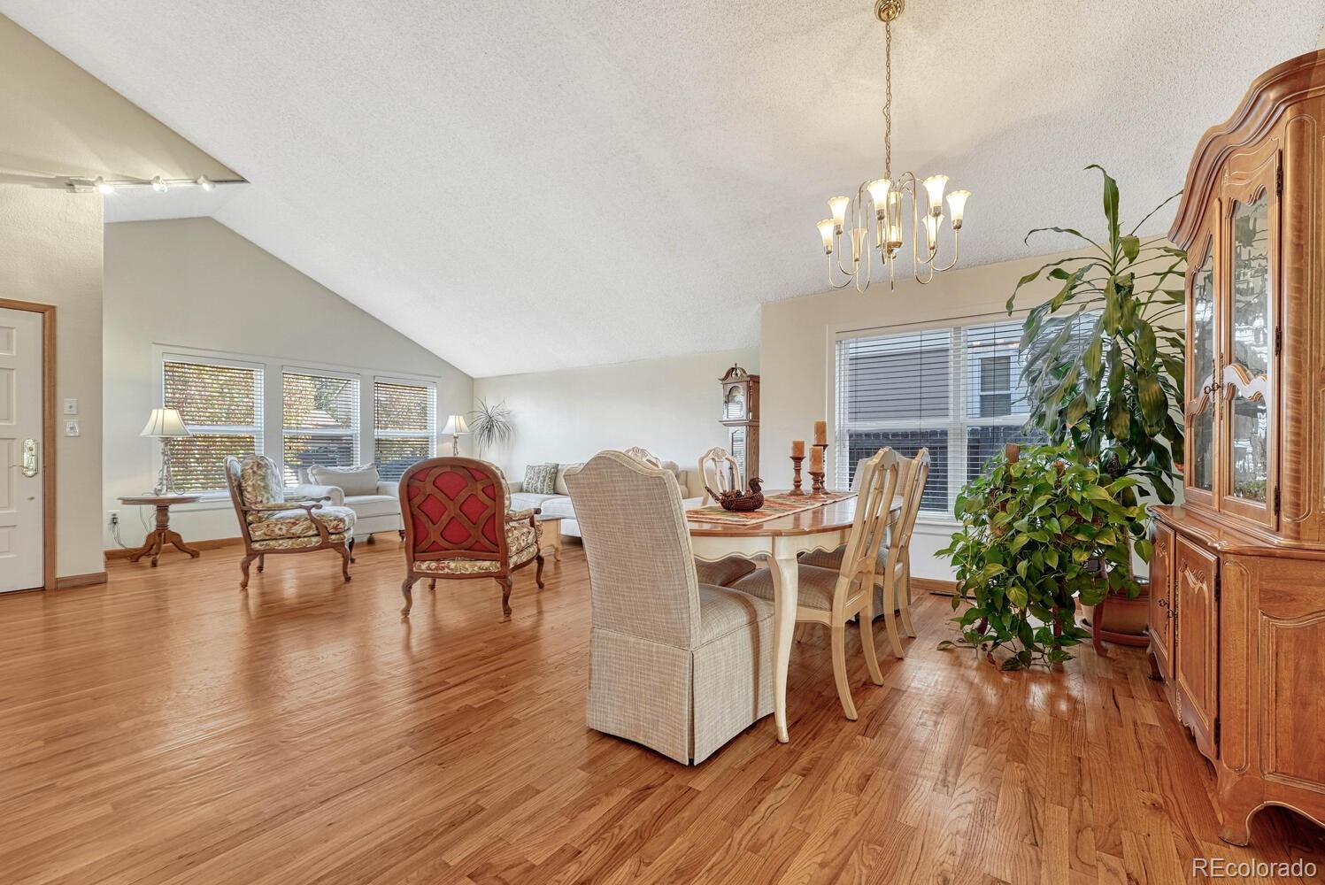 8105 S Syracuse Street