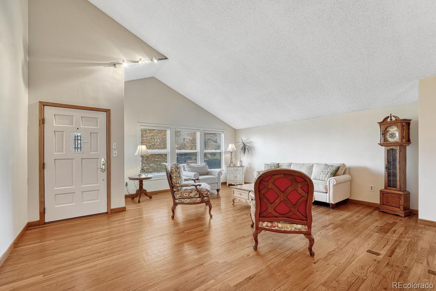 8105 S Syracuse Street