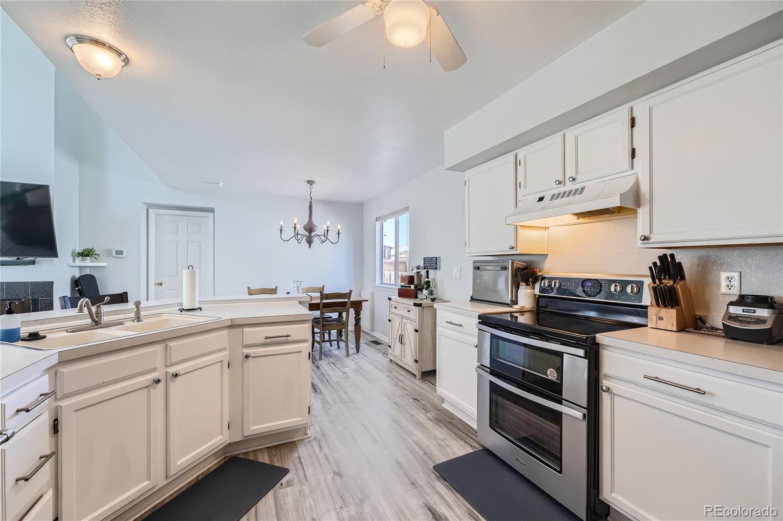 8835 Cloverleaf Circle