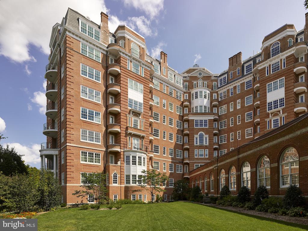 2660 CONNECTICUT AVENUE NW 3C