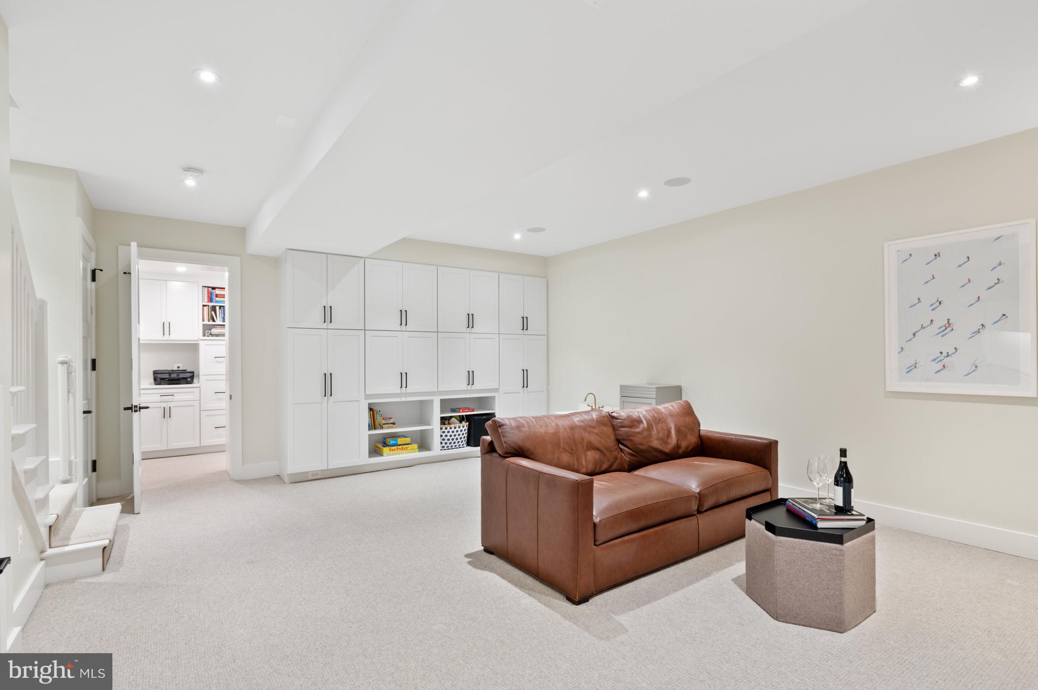 2756 WOODLEY PLACE NW