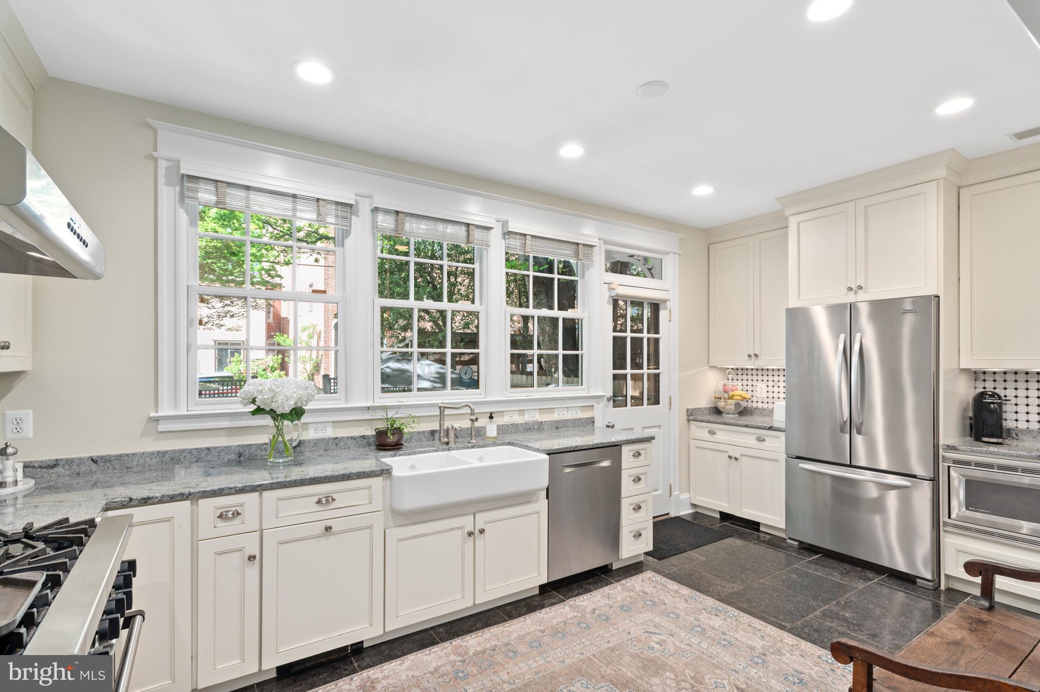 2756 WOODLEY PLACE NW