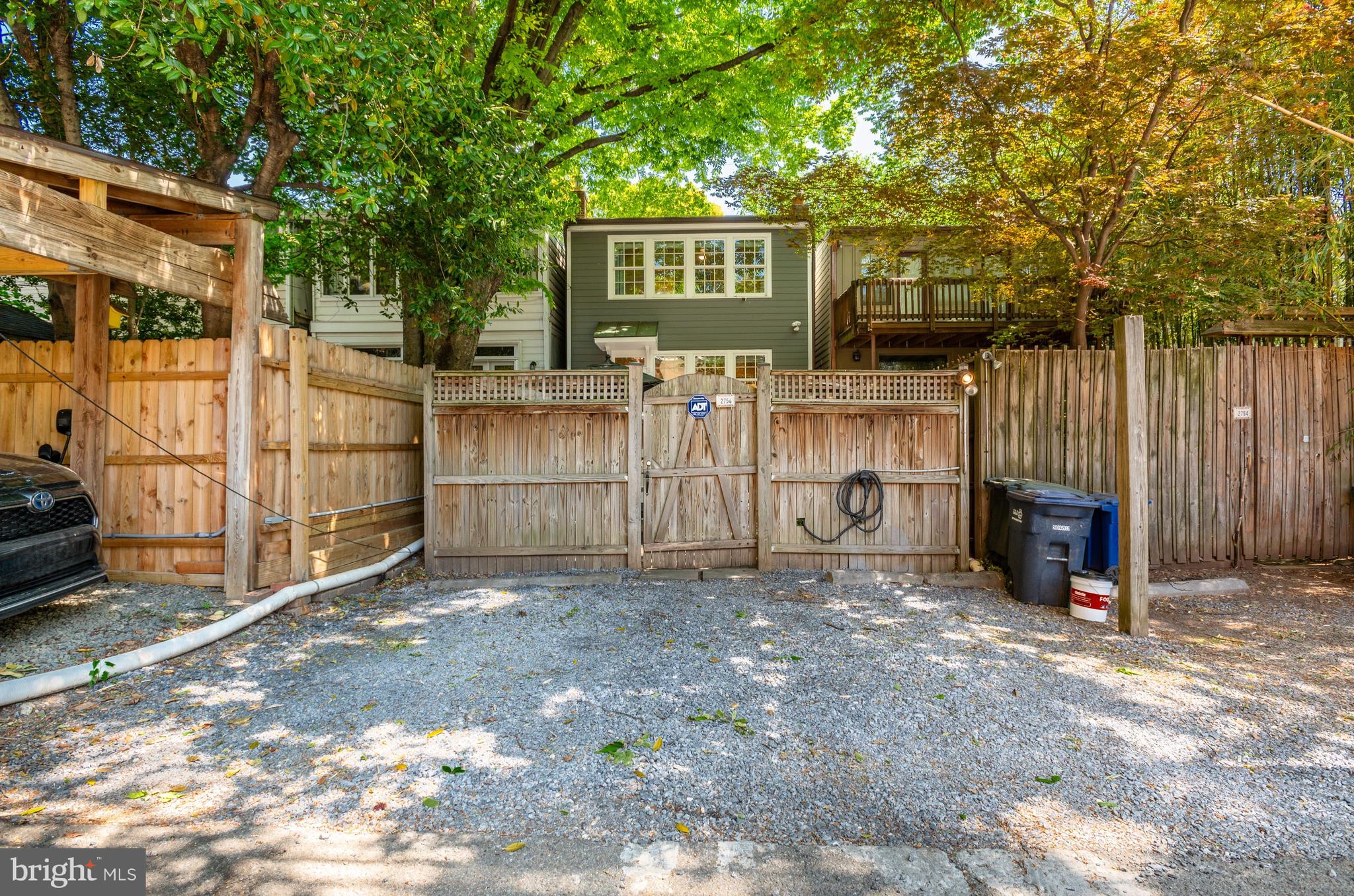 2756 WOODLEY PLACE NW