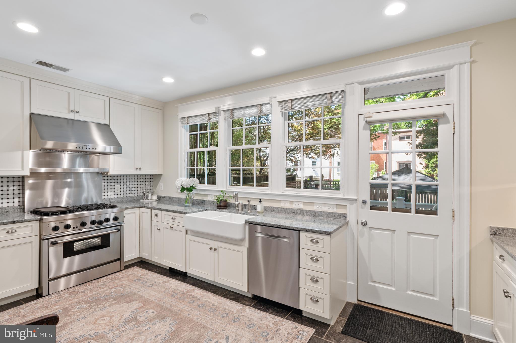 2756 WOODLEY PLACE NW