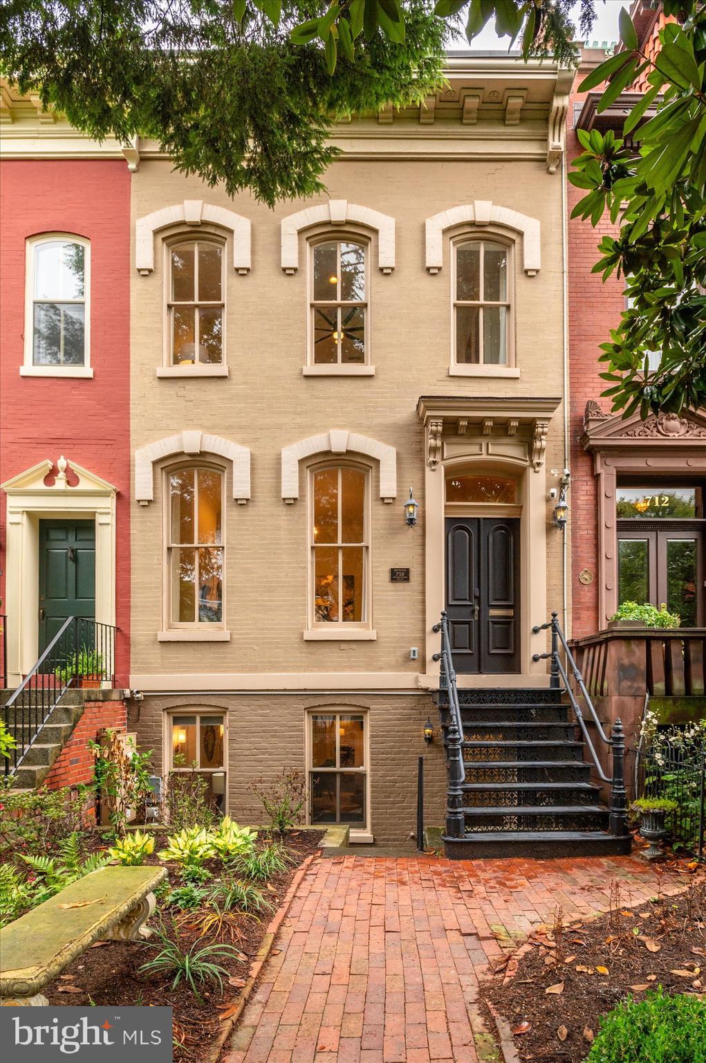 710 E CAPITOL STREET NE