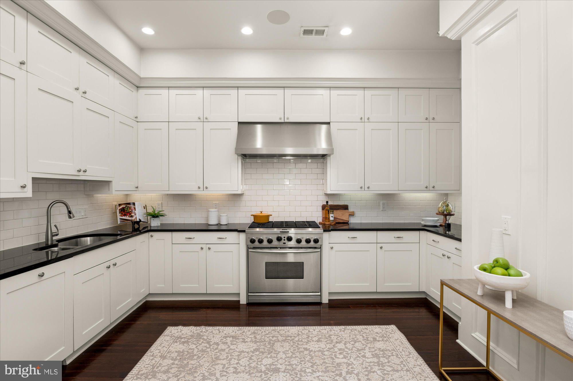 710 E CAPITOL STREET NE