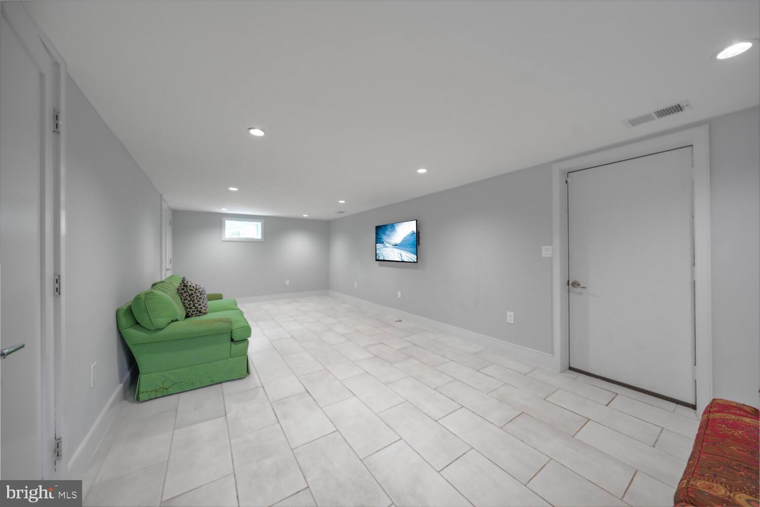 5064 SEDGWICK STREET NW