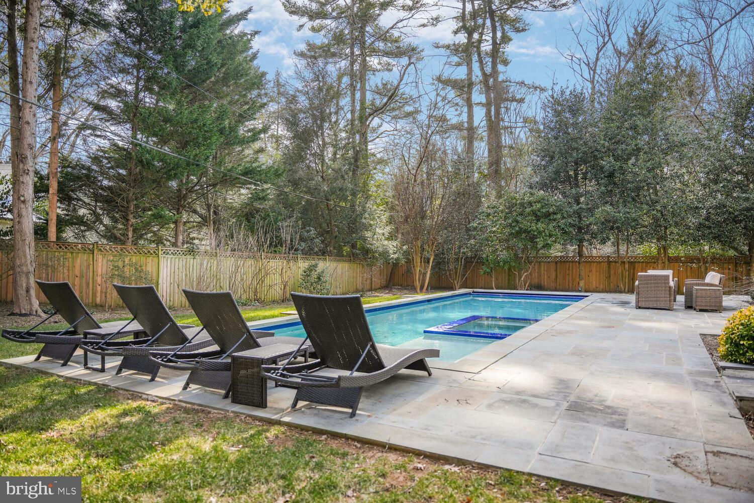 5064 SEDGWICK STREET NW