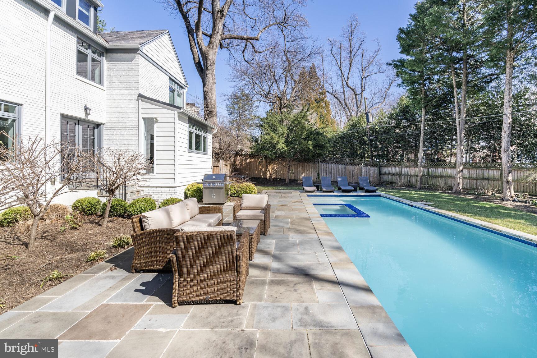 5064 SEDGWICK STREET NW