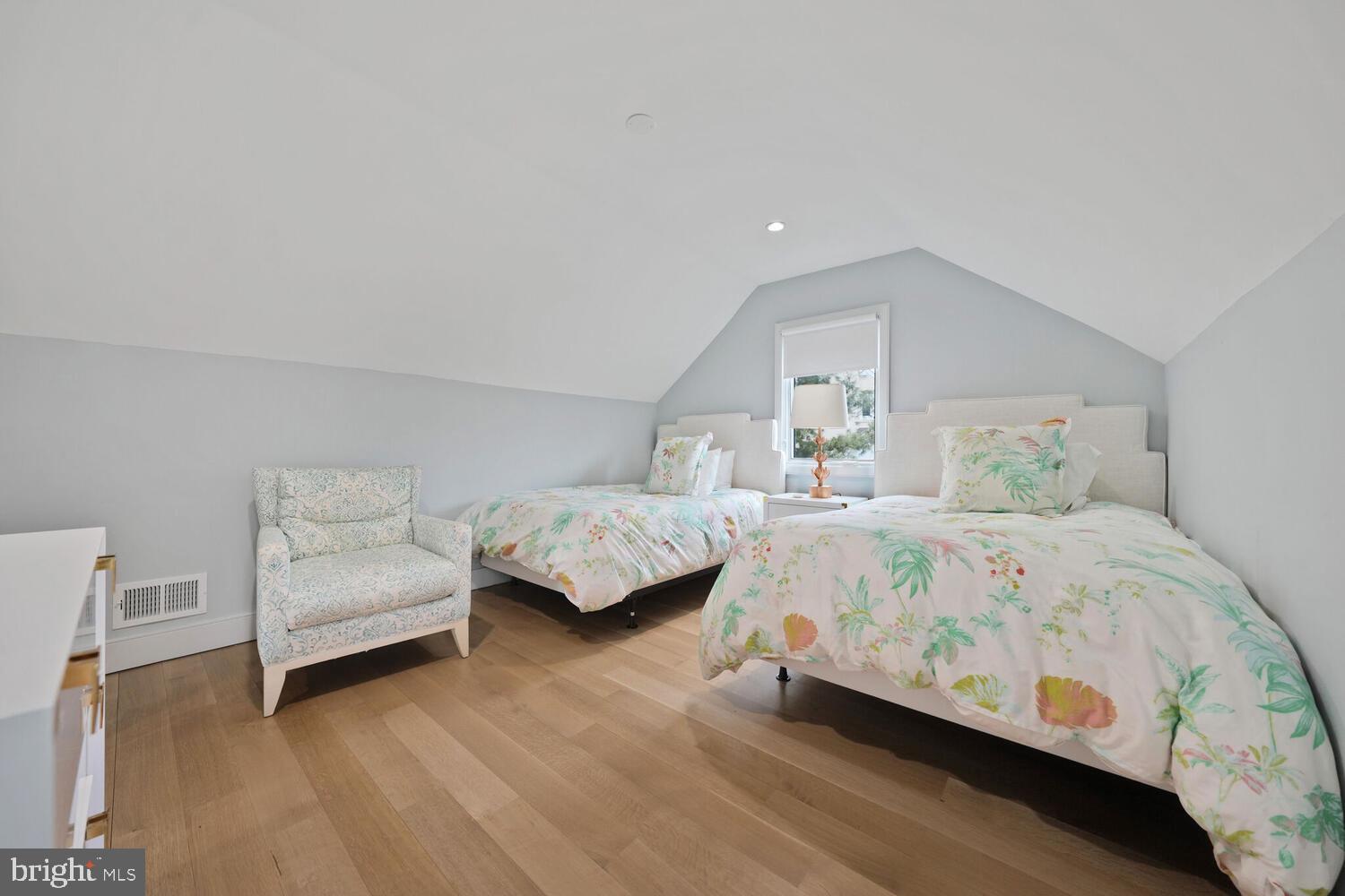 5064 SEDGWICK STREET NW