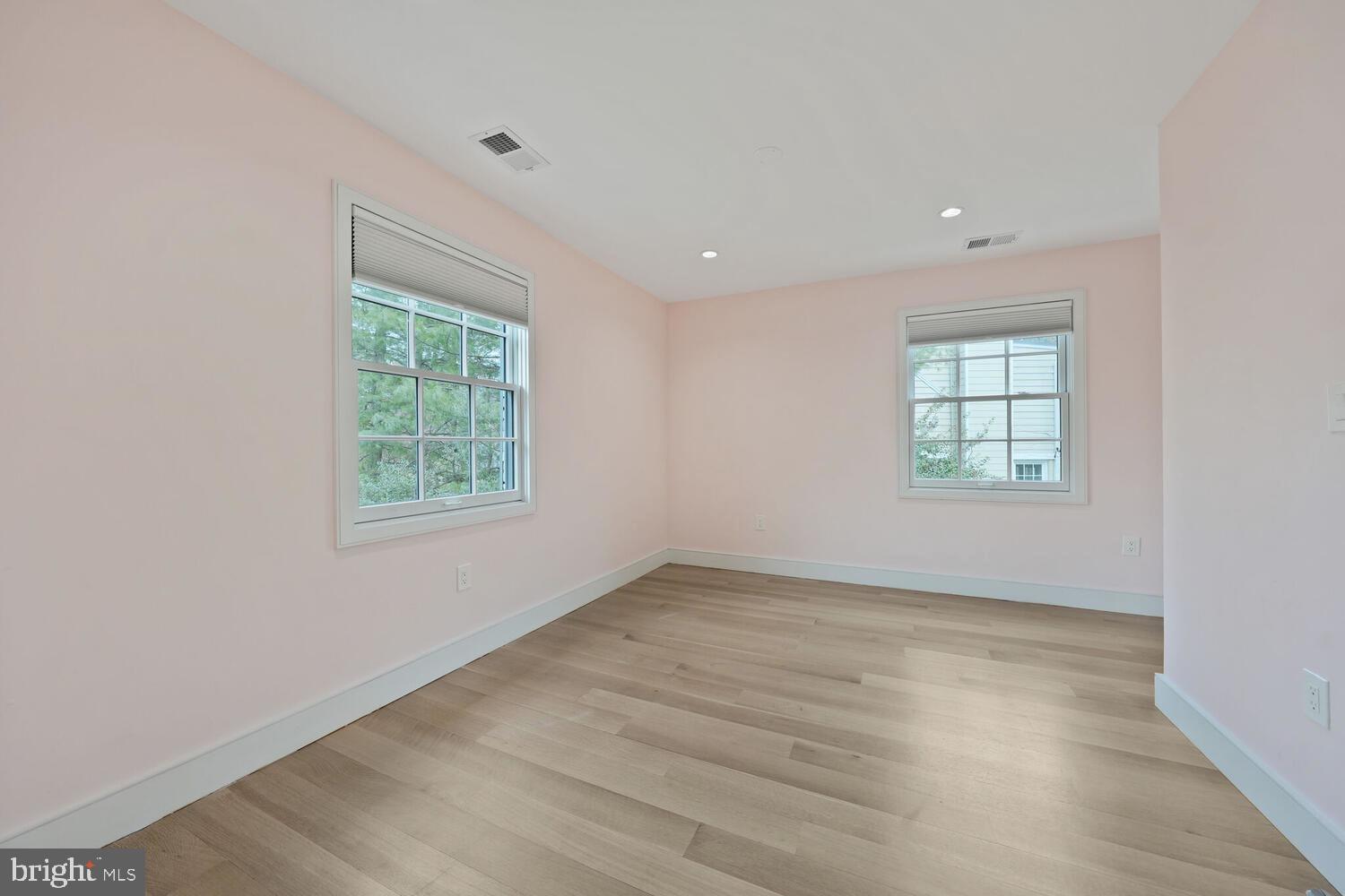 5064 SEDGWICK STREET NW