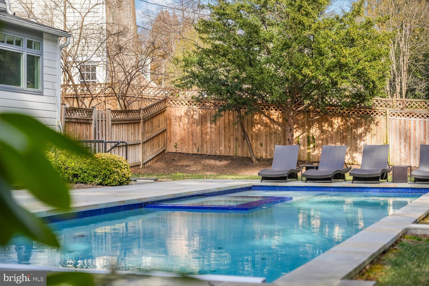 5064 SEDGWICK STREET NW