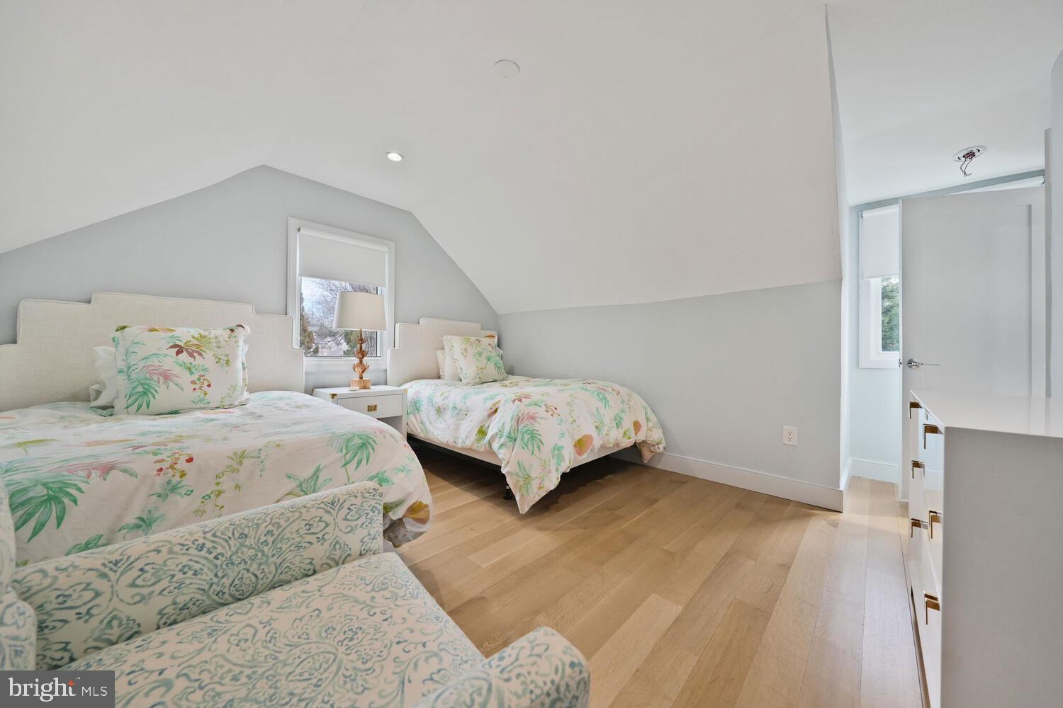 5064 SEDGWICK STREET NW