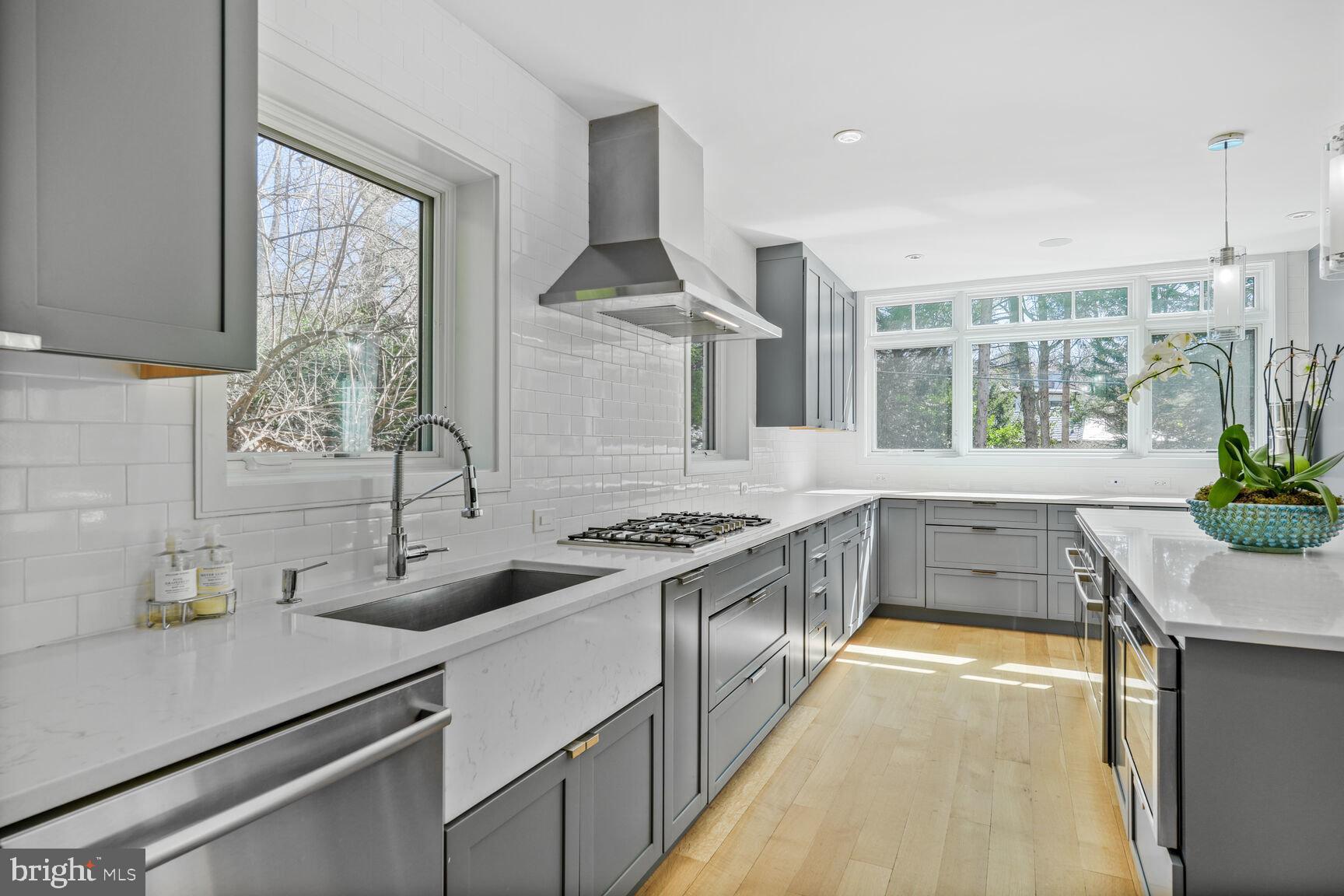 5064 SEDGWICK STREET NW