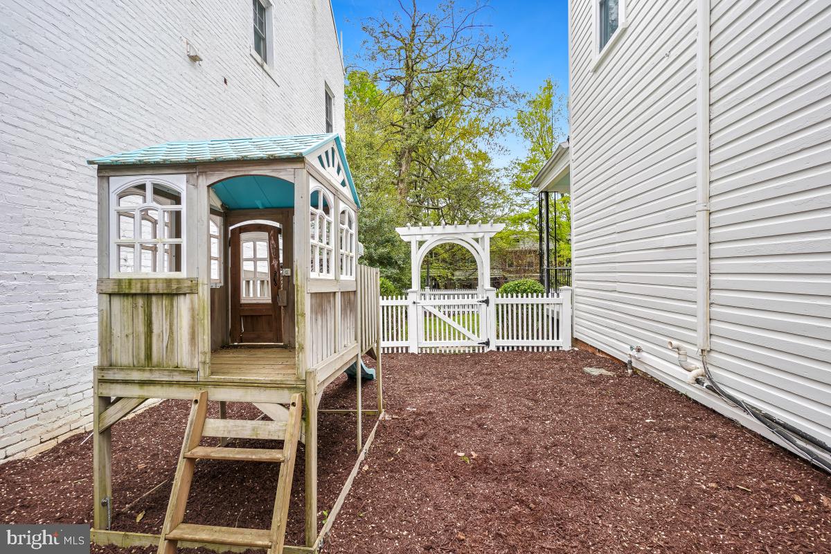 2021 KLINGLE ROAD NW