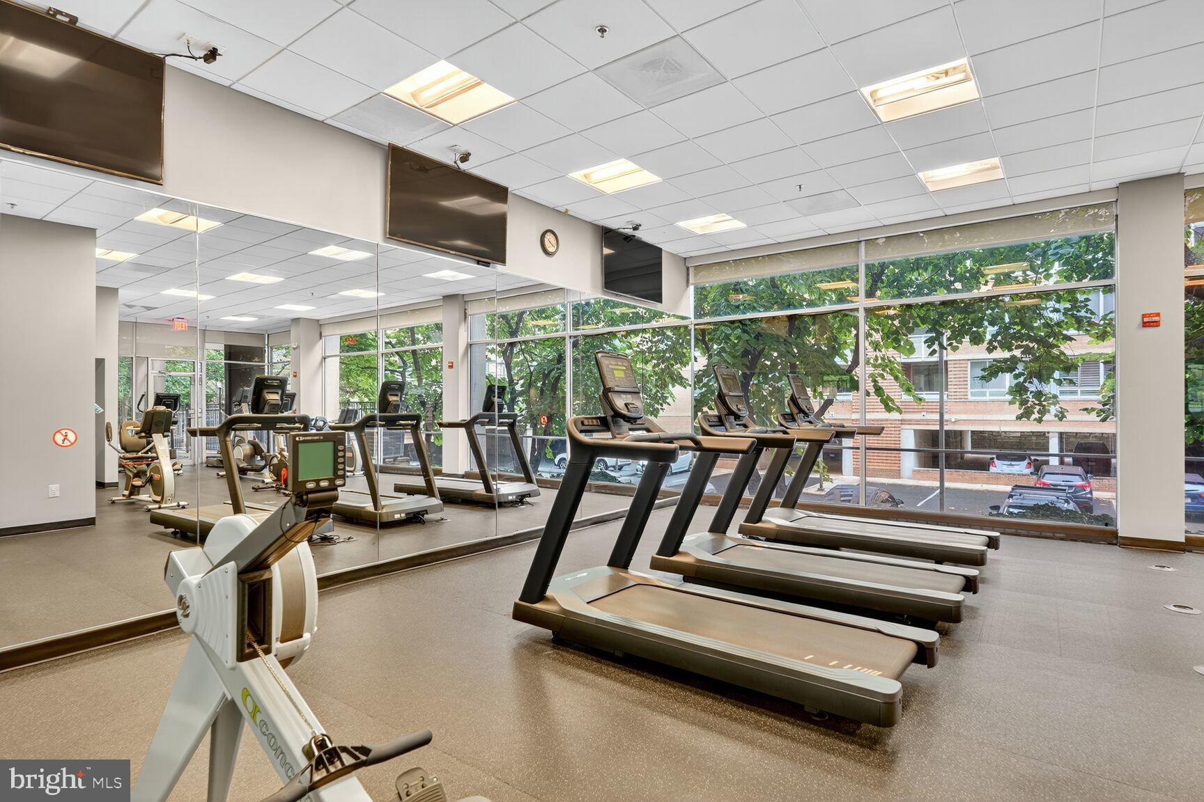 800 4TH STREET SW S221