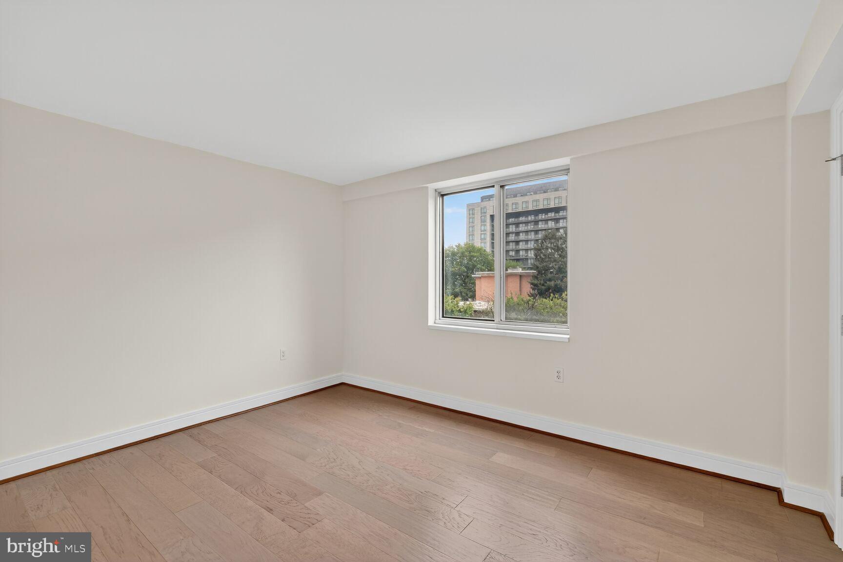 800 4TH STREET SW S221