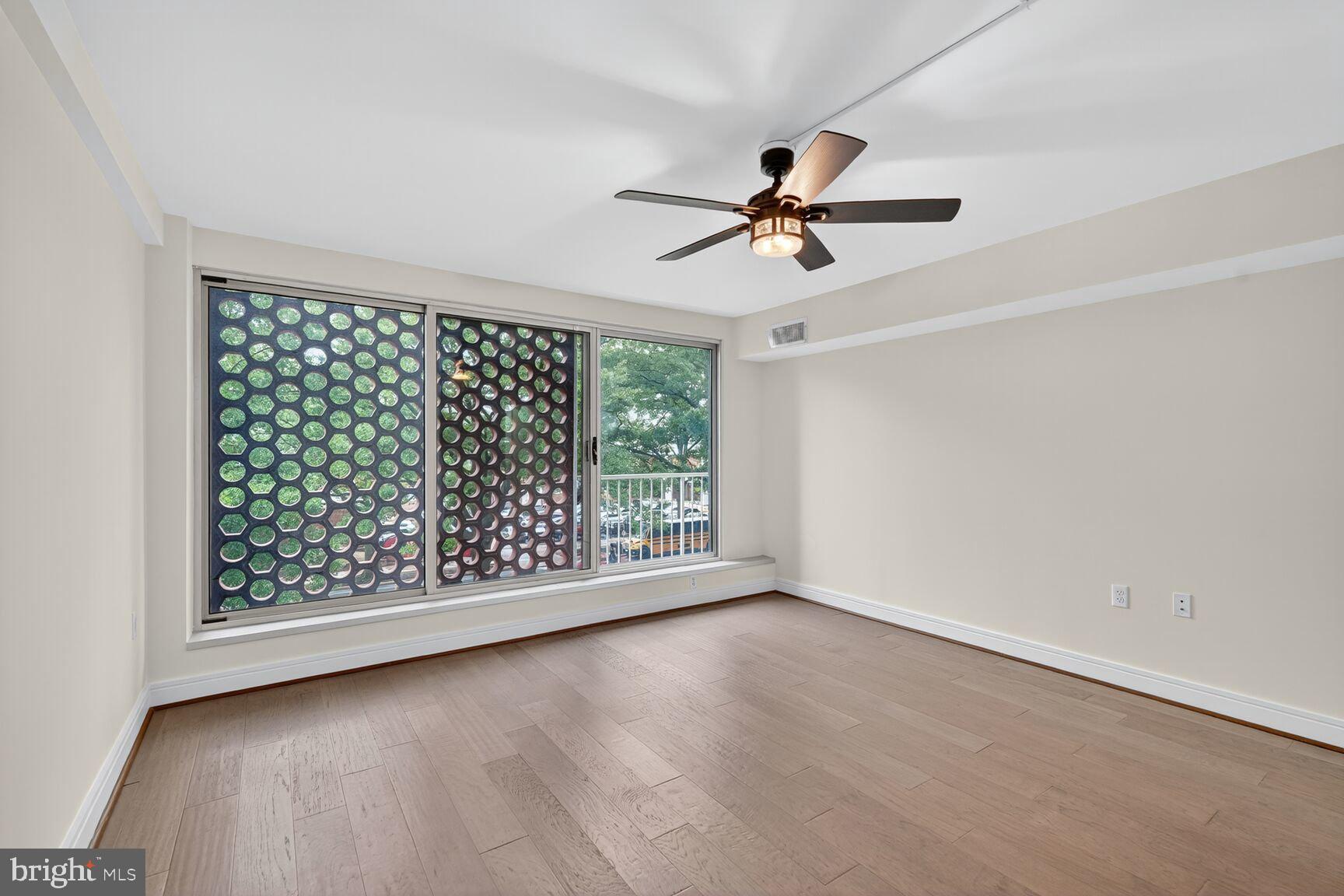 800 4TH STREET SW S221