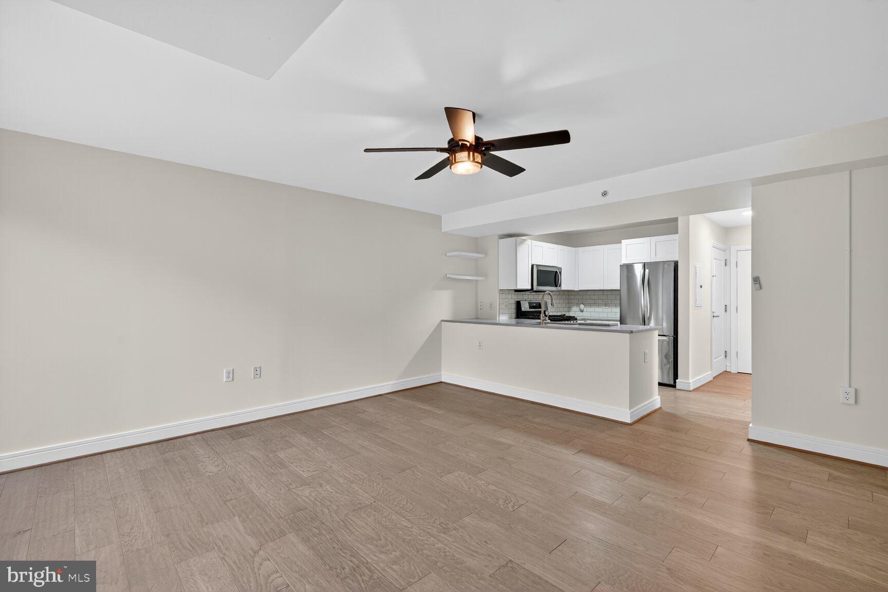 800 4TH STREET SW S221