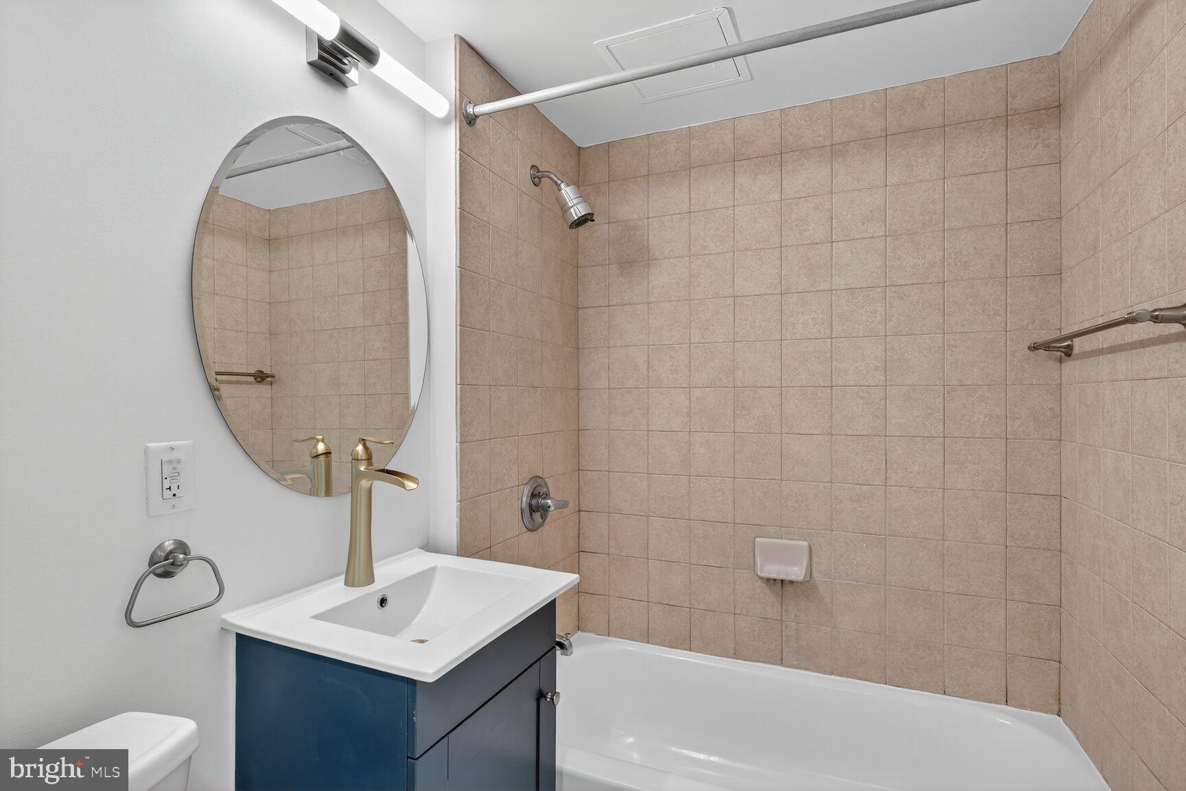 800 4TH STREET SW S221