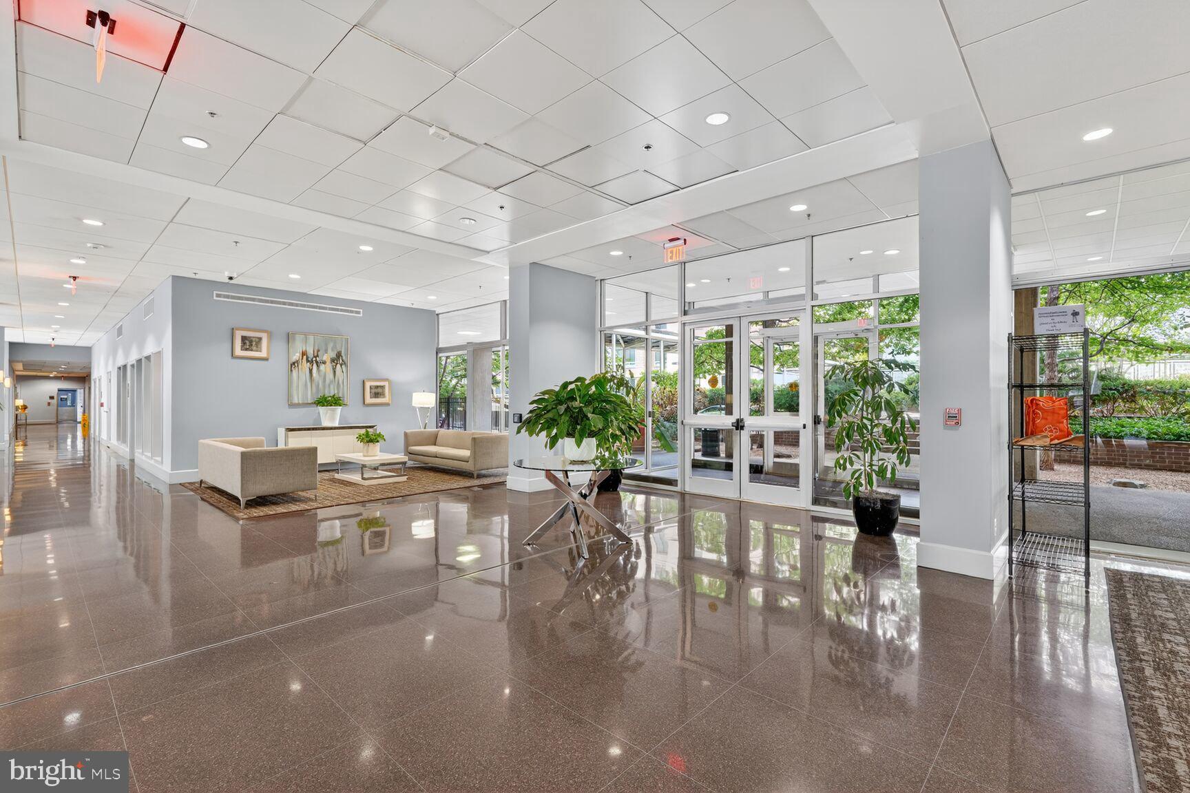 800 4TH STREET SW S221