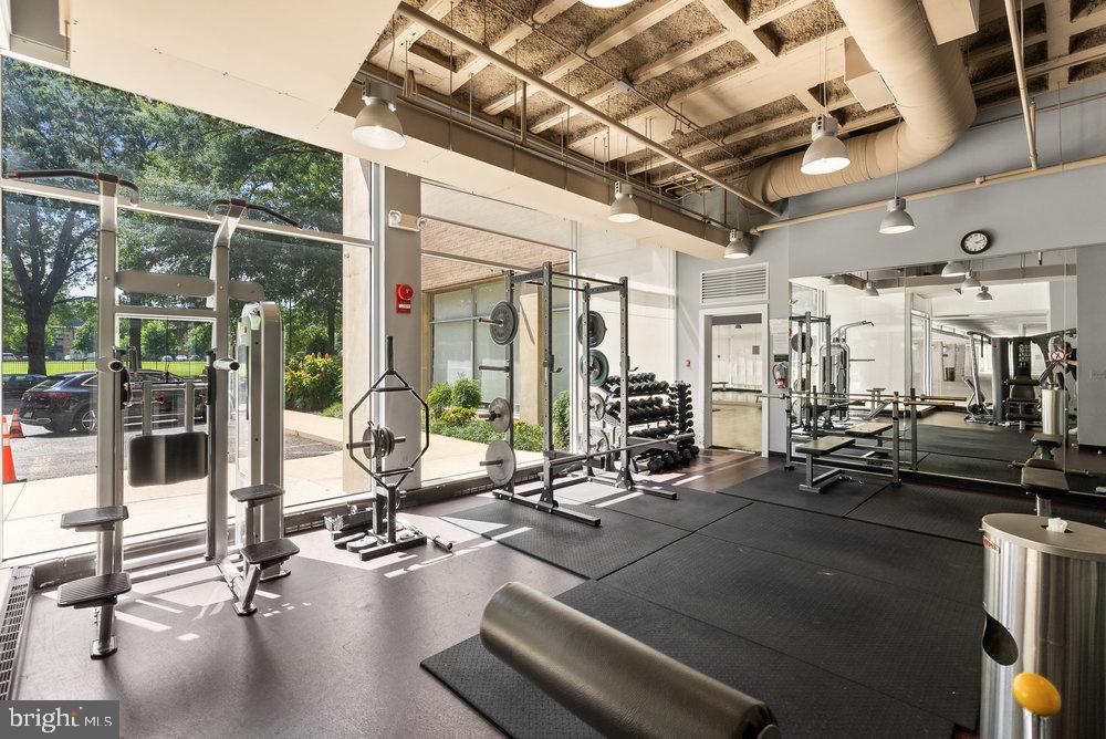 800 4TH STREET SW S221