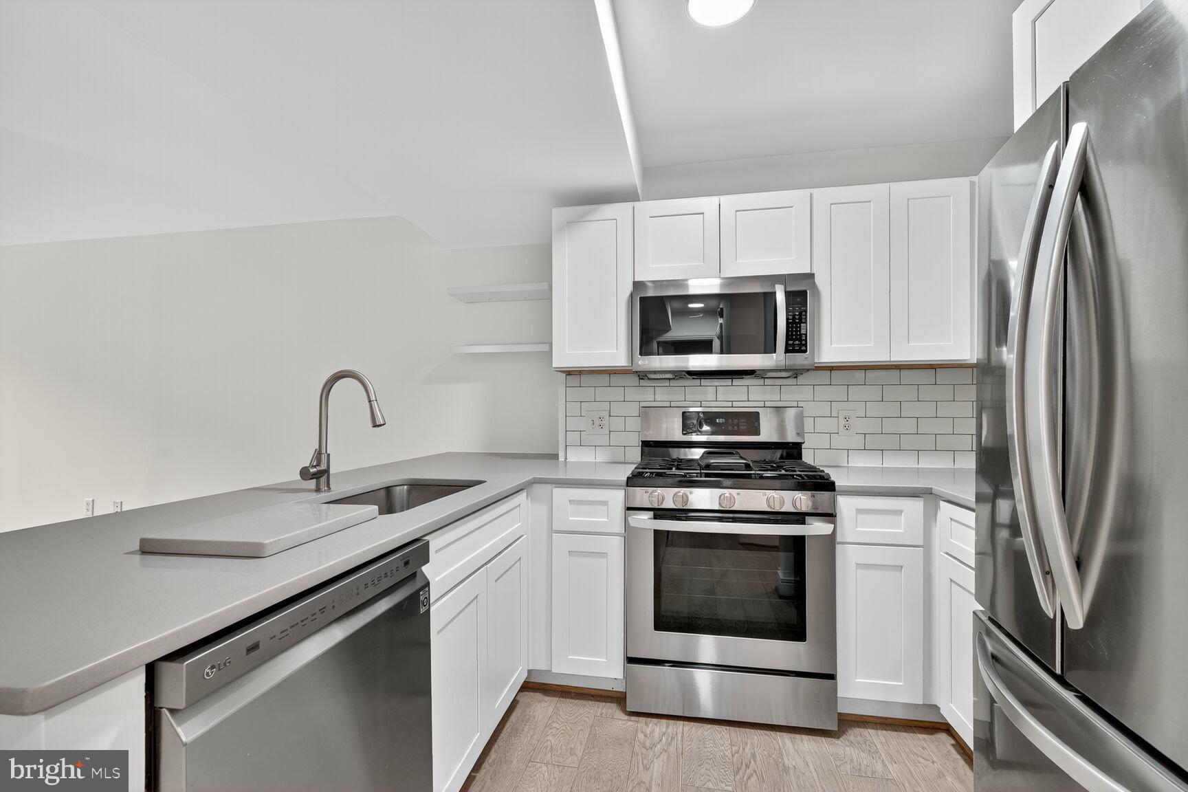 800 4TH STREET SW S221