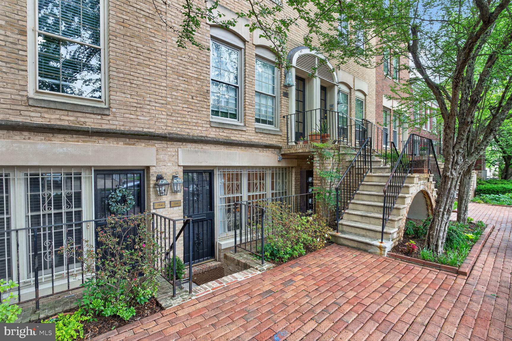 216 3RD STREET NE 28