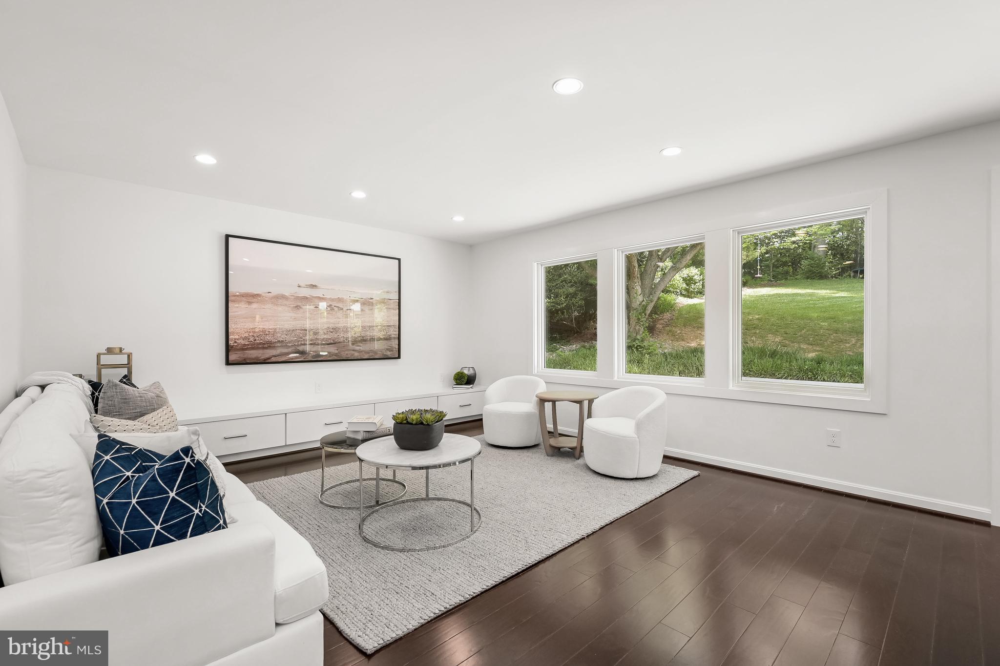 6109 EASTVIEW STREET