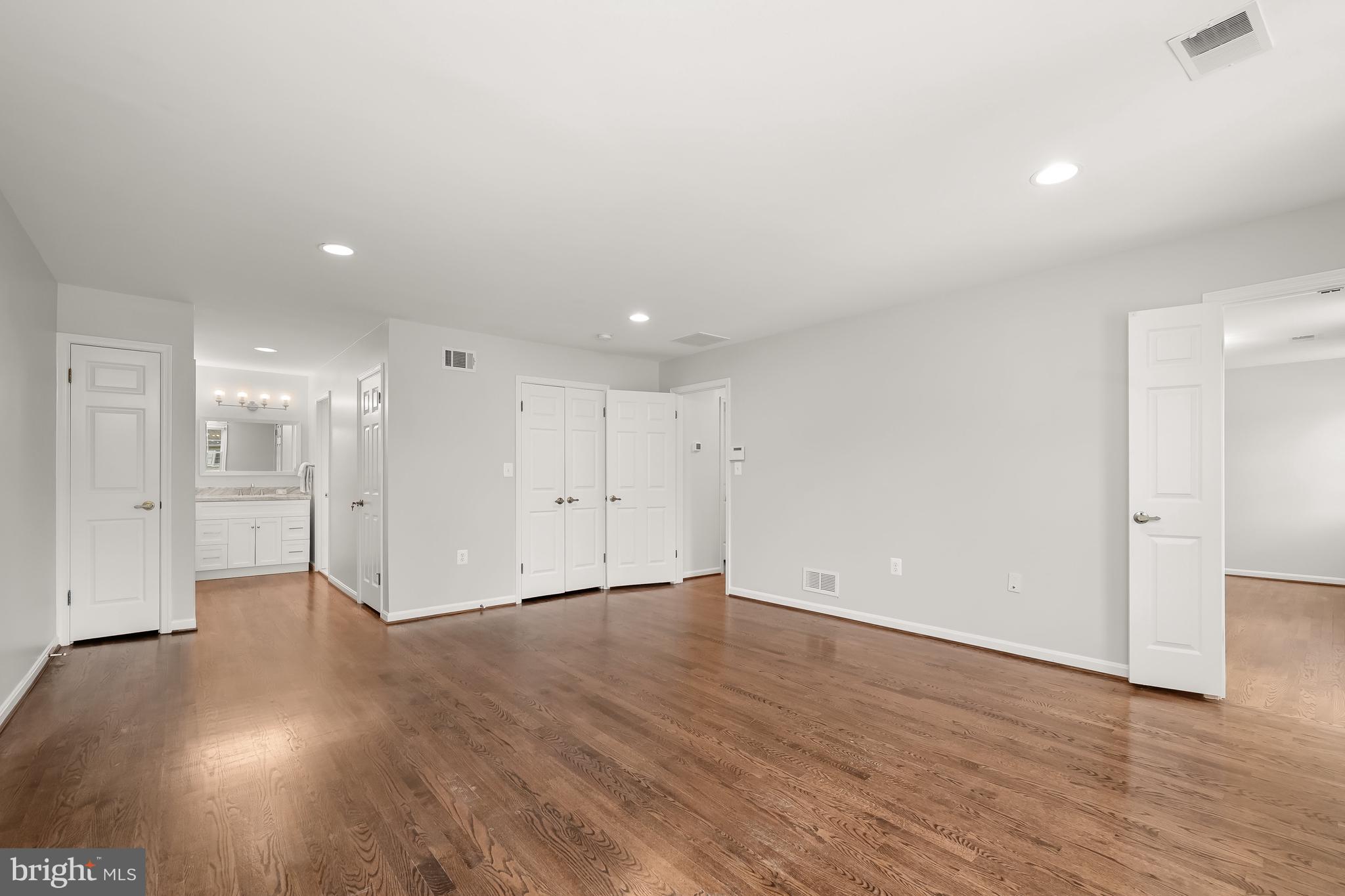 6109 EASTVIEW STREET