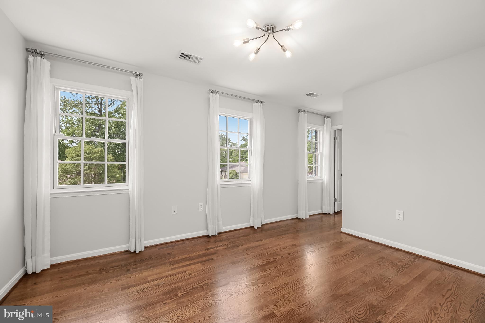 6109 EASTVIEW STREET